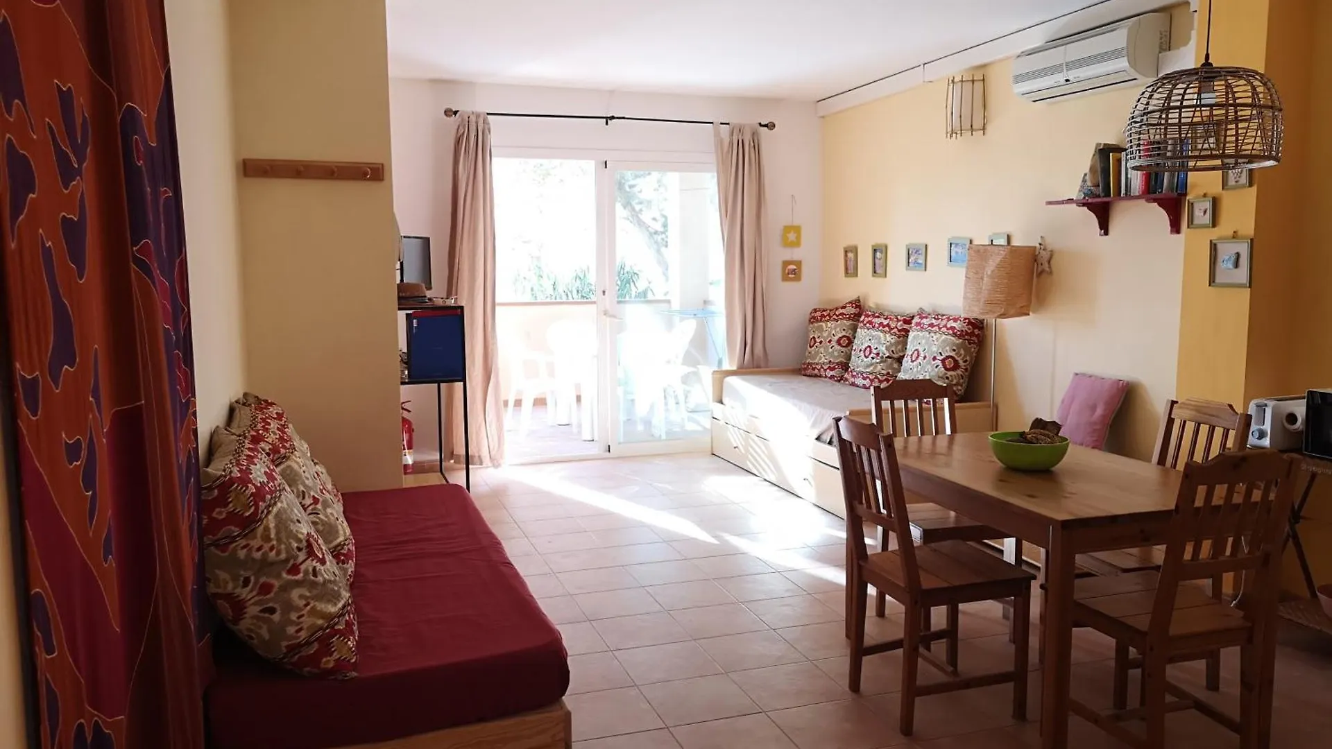 Casa Amarilla location